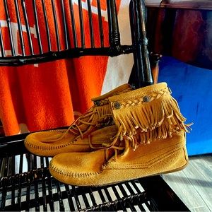 Minnetonka boot moccasins